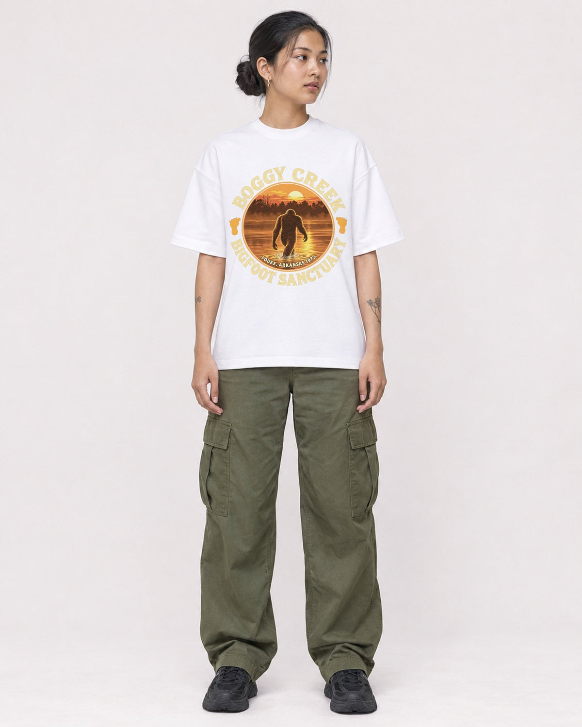 Mockup Boxy Heavyweight Tee White female full-body 12