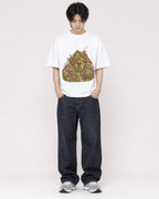 Mockup Boxy Heavyweight Tee White male full-body 11