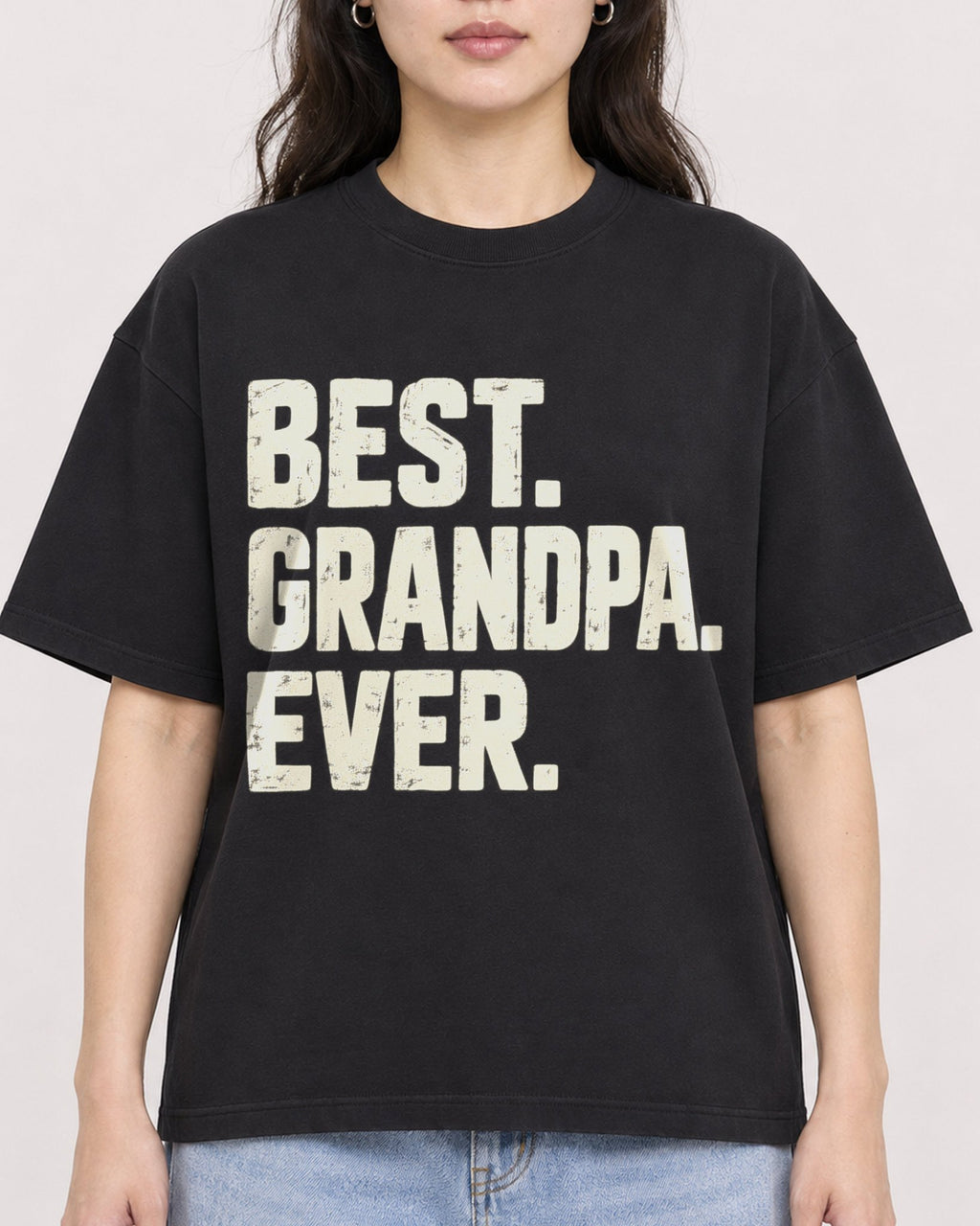 Mockup Boxy Heavyweight Tee Black female close-up 03