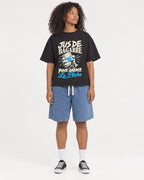 Mockup Boxy Heavyweight Tee Black female full-body 05