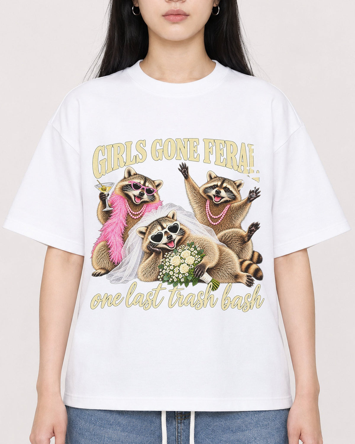 Mockup Boxy Heavyweight Tee White female close-up 01