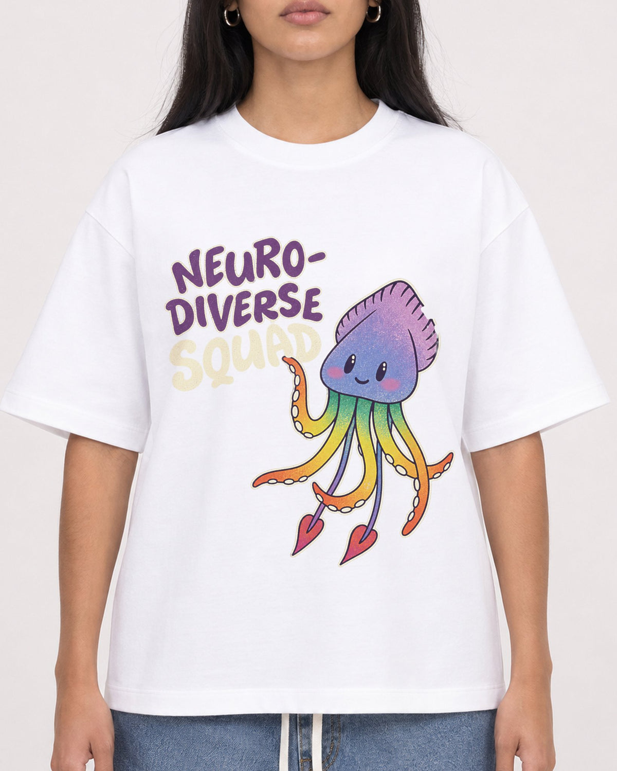 Mockup Boxy Heavyweight Tee White female close-up 46