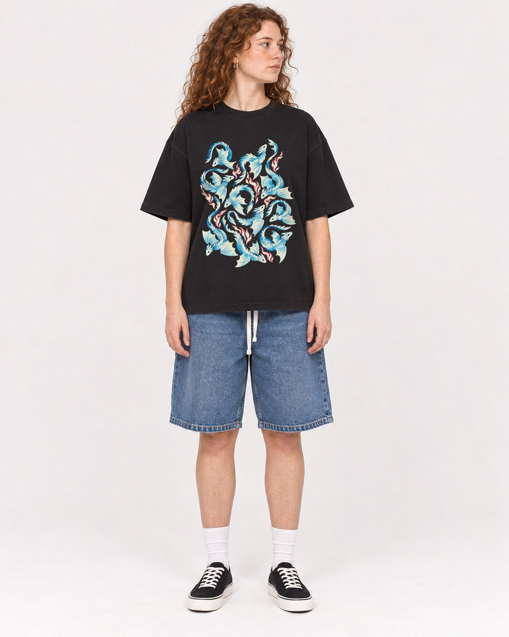 Mockup Boxy Heavyweight Tee Black female full-body 09