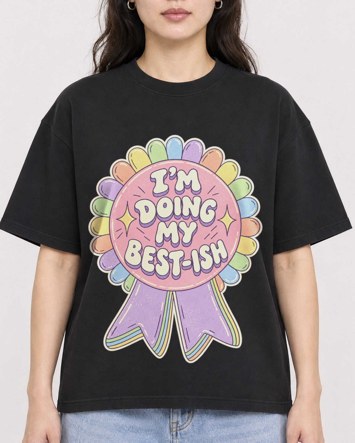 Mockup Boxy Heavyweight Tee Black female close-up 03