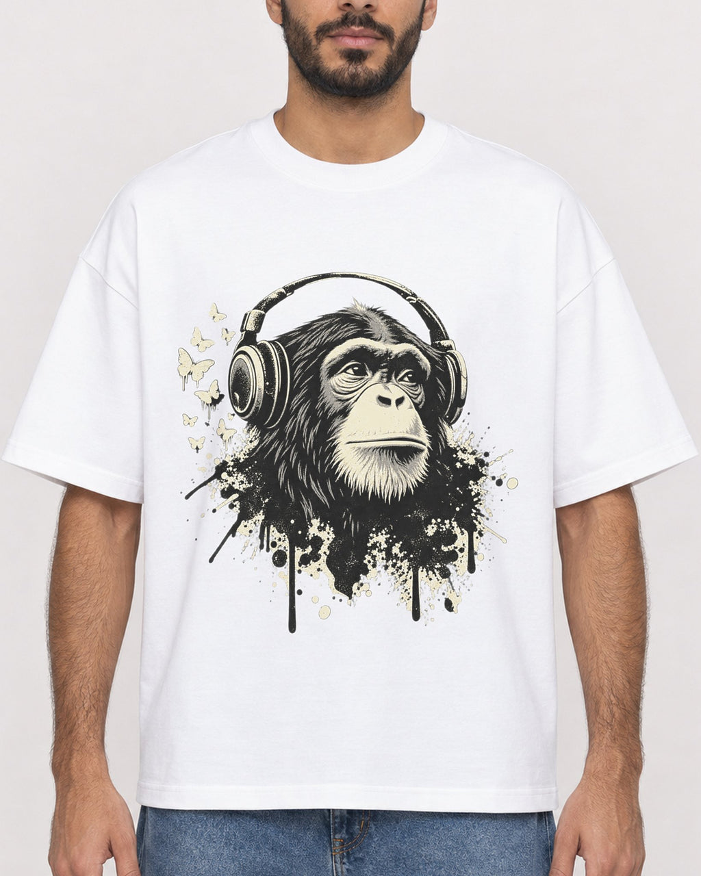 Mockup Boxy Heavyweight Tee White male close-up 07