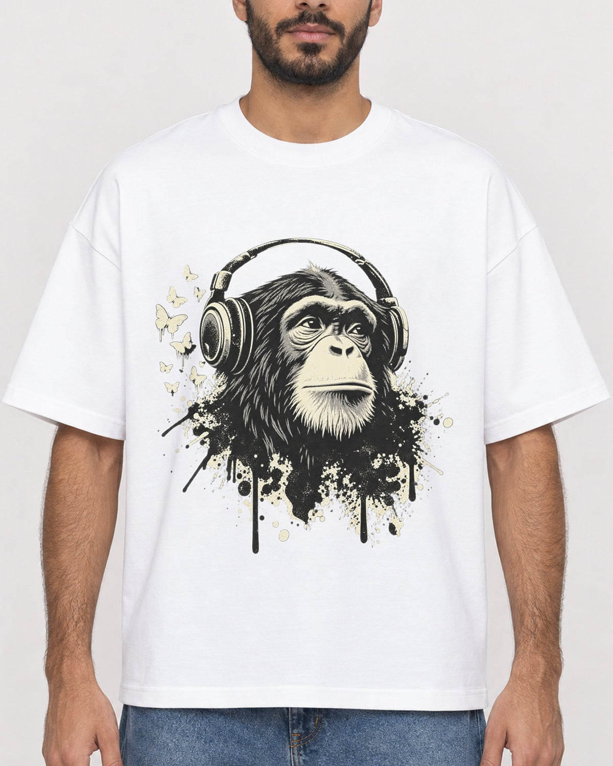 Mockup Boxy Heavyweight Tee White male close-up 07