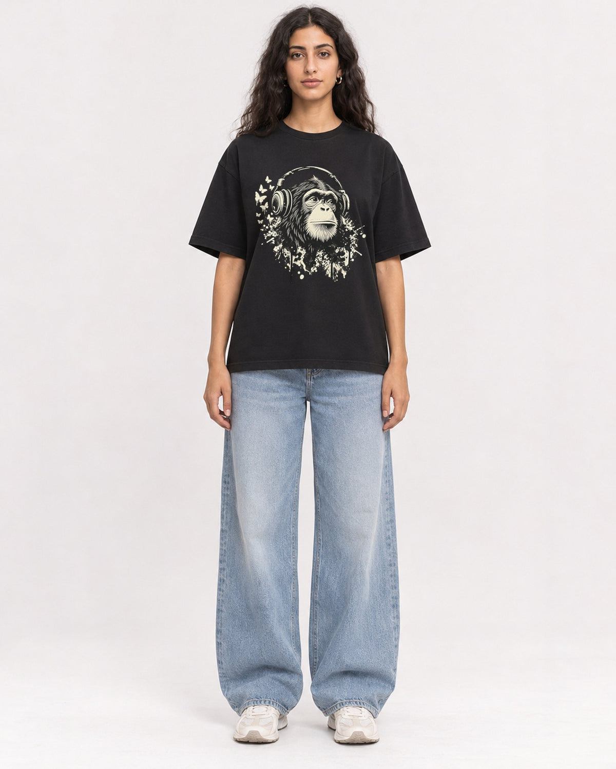 Mockup Boxy Heavyweight Tee Black female full-body 07