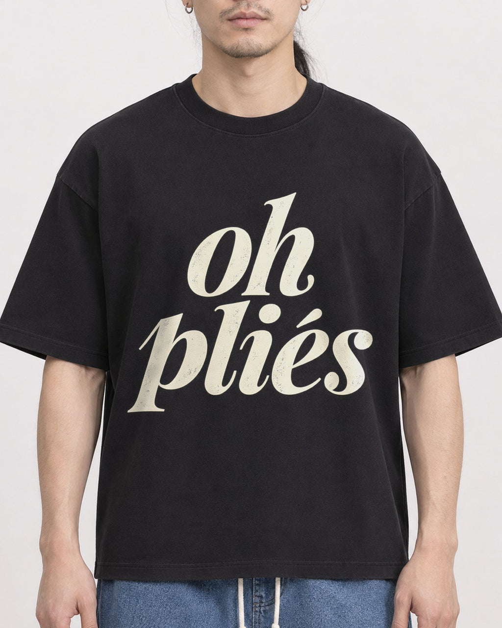 Mockup Boxy Heavyweight Tee Black male close-up 43