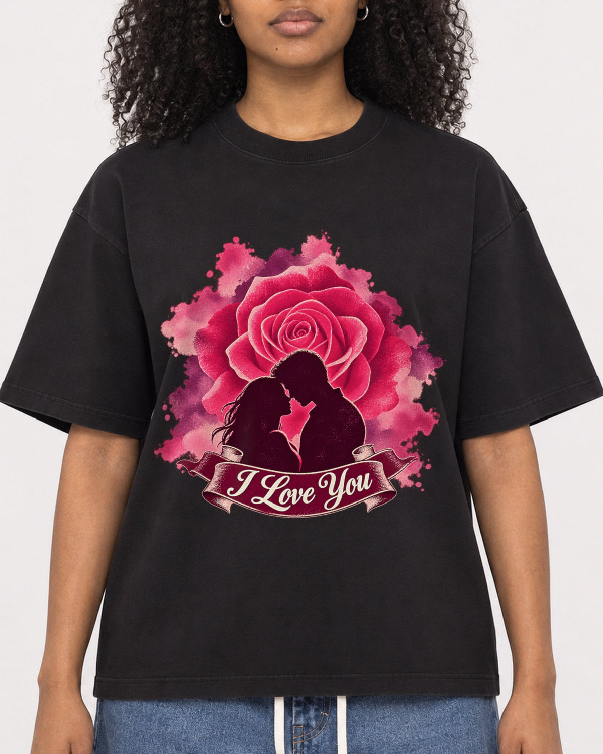 Mockup Boxy Heavyweight Tee Black female close-up 05