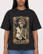 Mockup Boxy Heavyweight Tee Black female close-up 04
