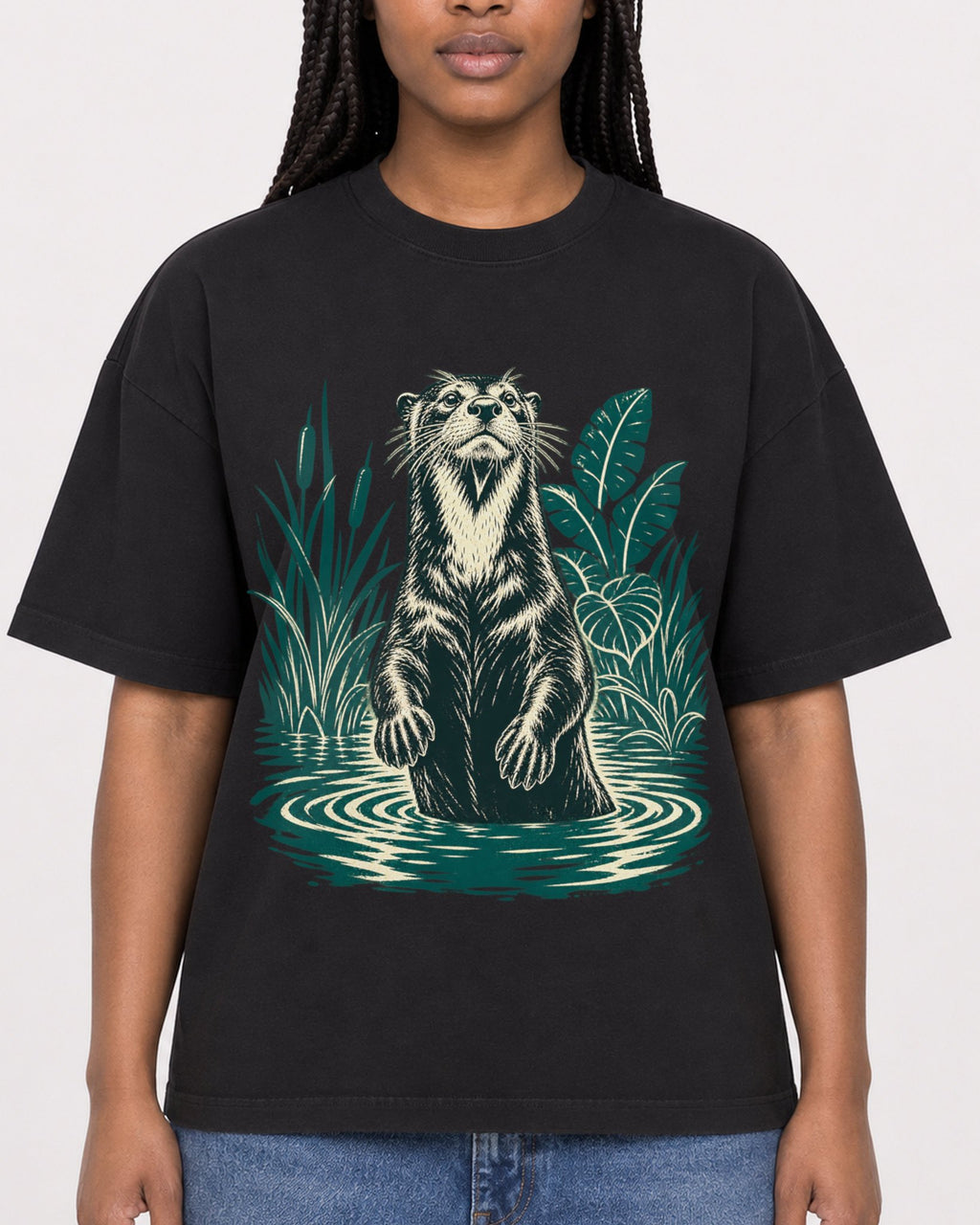 Mockup Boxy Heavyweight Tee Black female close-up 04
