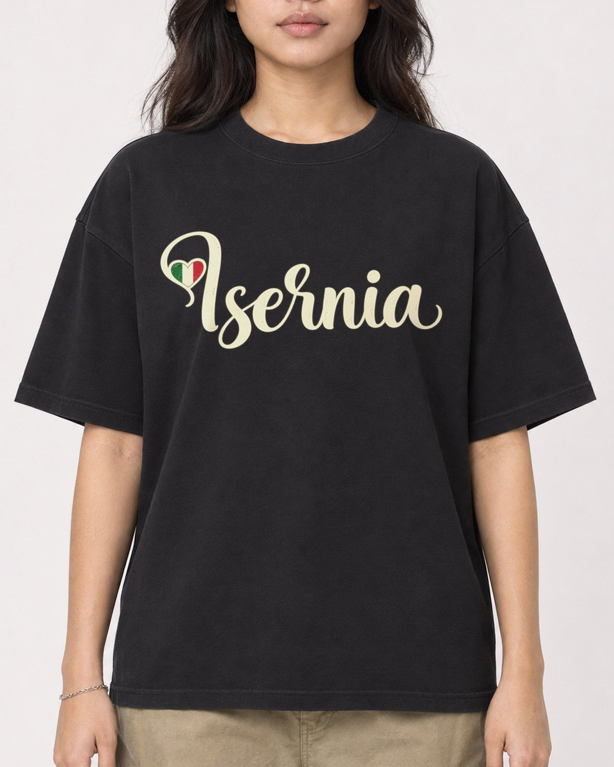 Mockup Boxy Heavyweight Tee Black female close-up 02