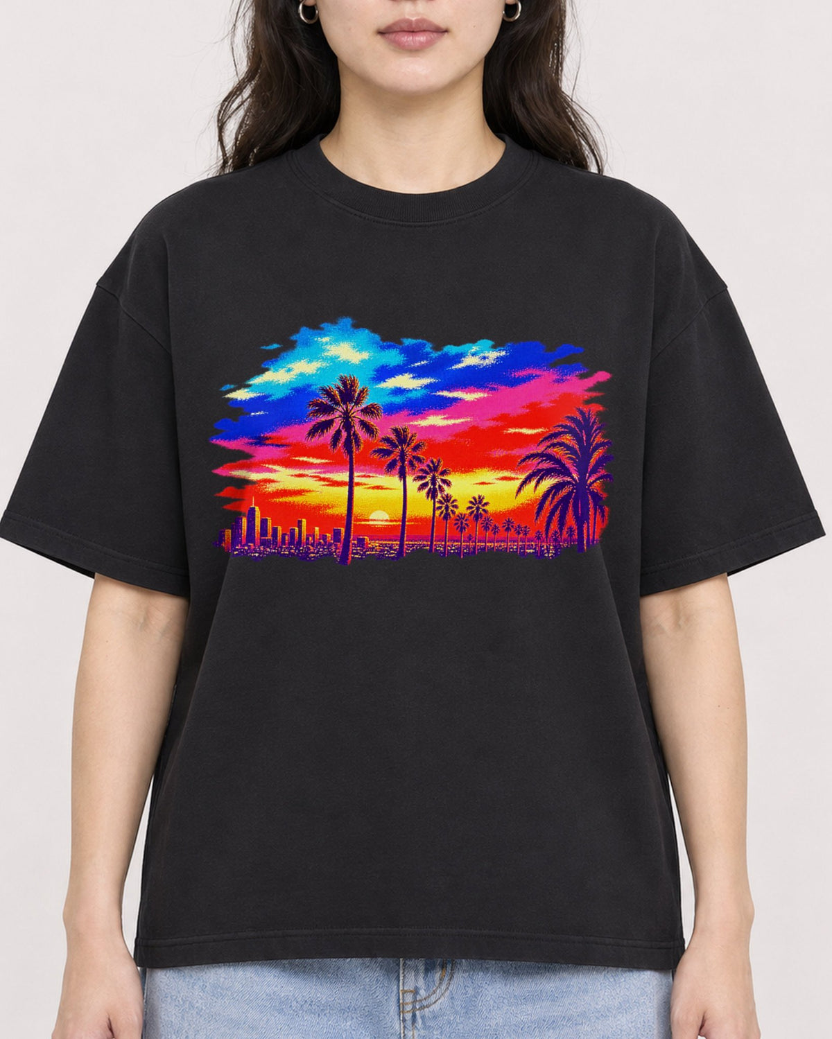 Mockup Boxy Heavyweight Tee Black female close-up 03