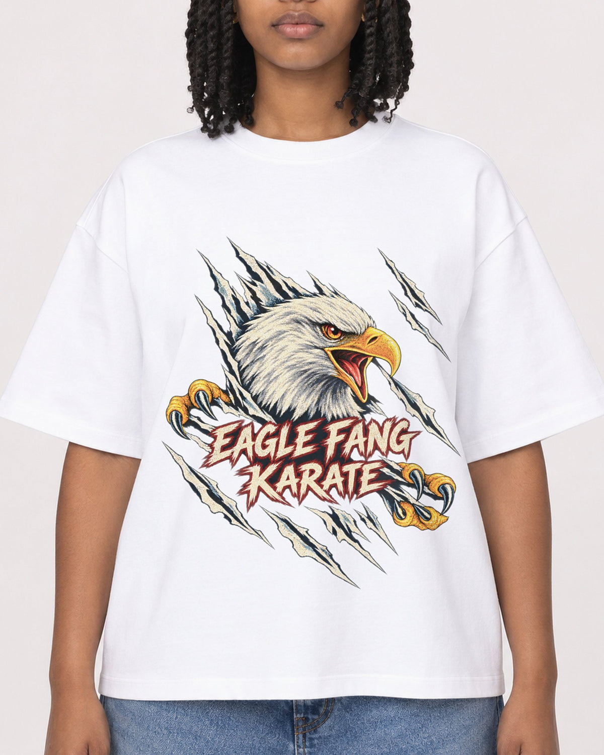 Mockup Boxy Heavyweight Tee White female close-up 15