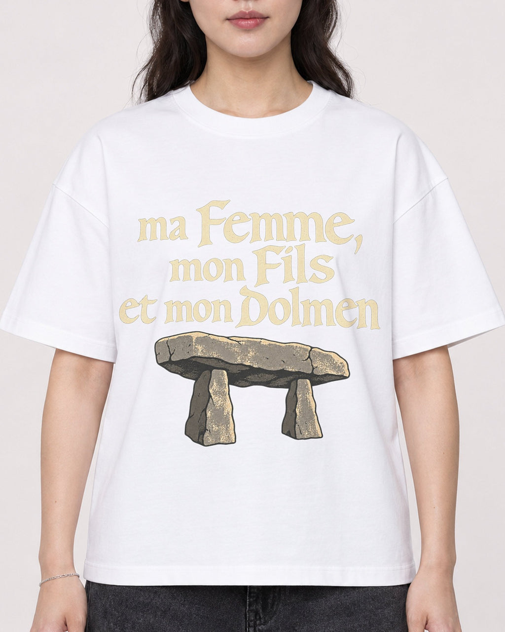 Mockup Boxy Heavyweight Tee White female close-up 03