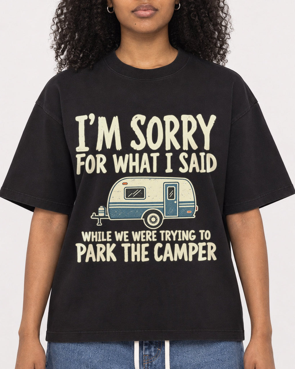 Mockup Boxy Heavyweight Tee Black female close-up 05