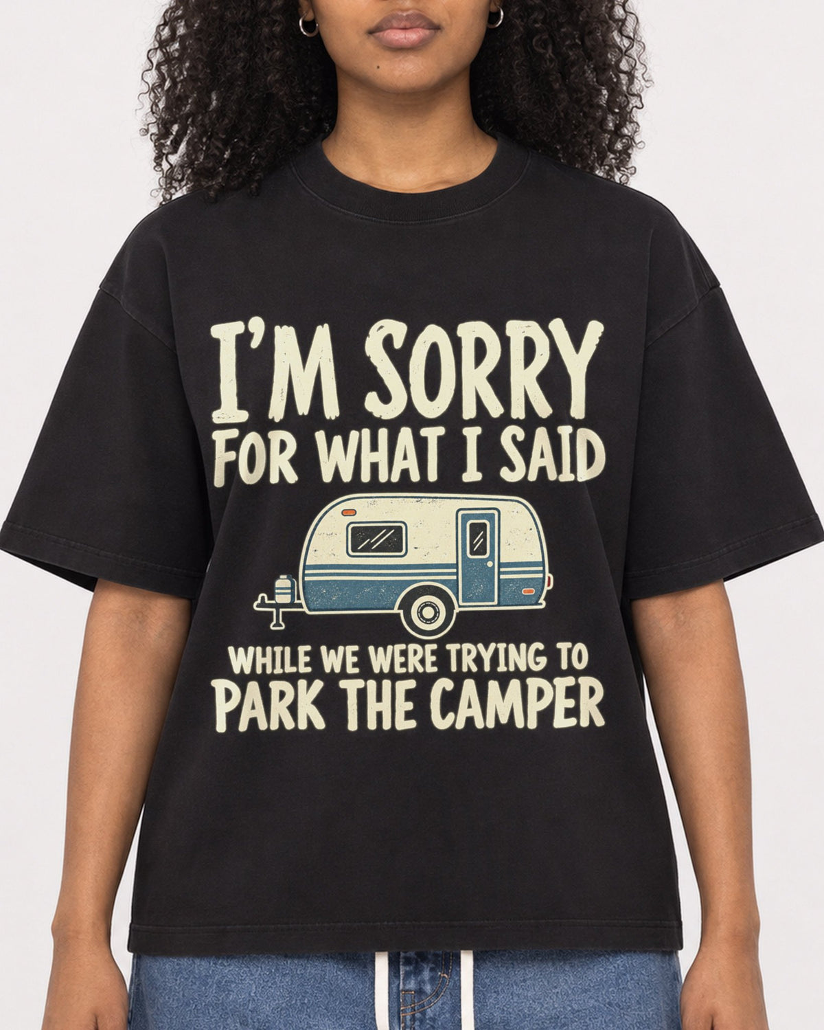 Mockup Boxy Heavyweight Tee Black female close-up 05