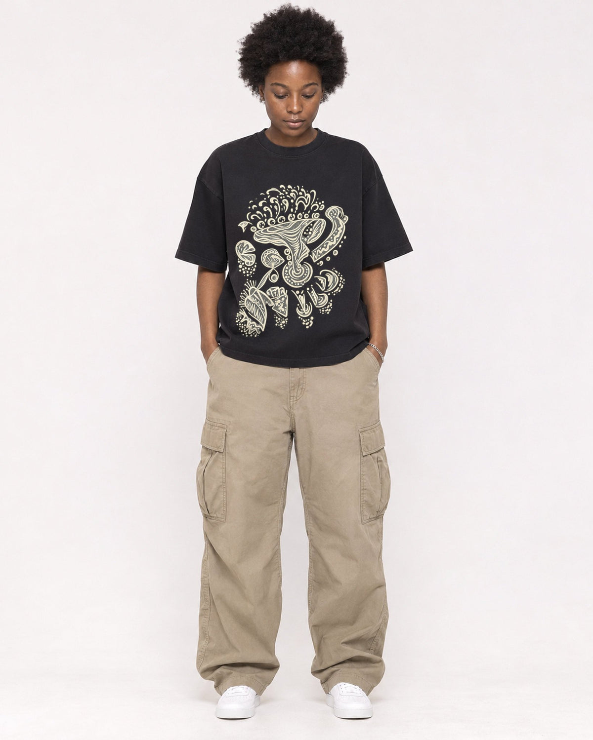 Mockup Boxy Heavyweight Tee Black female full-body 14