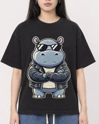 Mockup Boxy Heavyweight Tee Black female close-up 01
