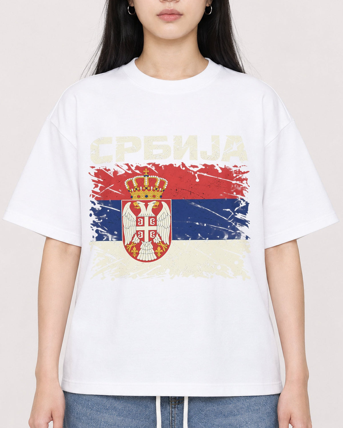 Mockup Boxy Heavyweight Tee White female close-up 01