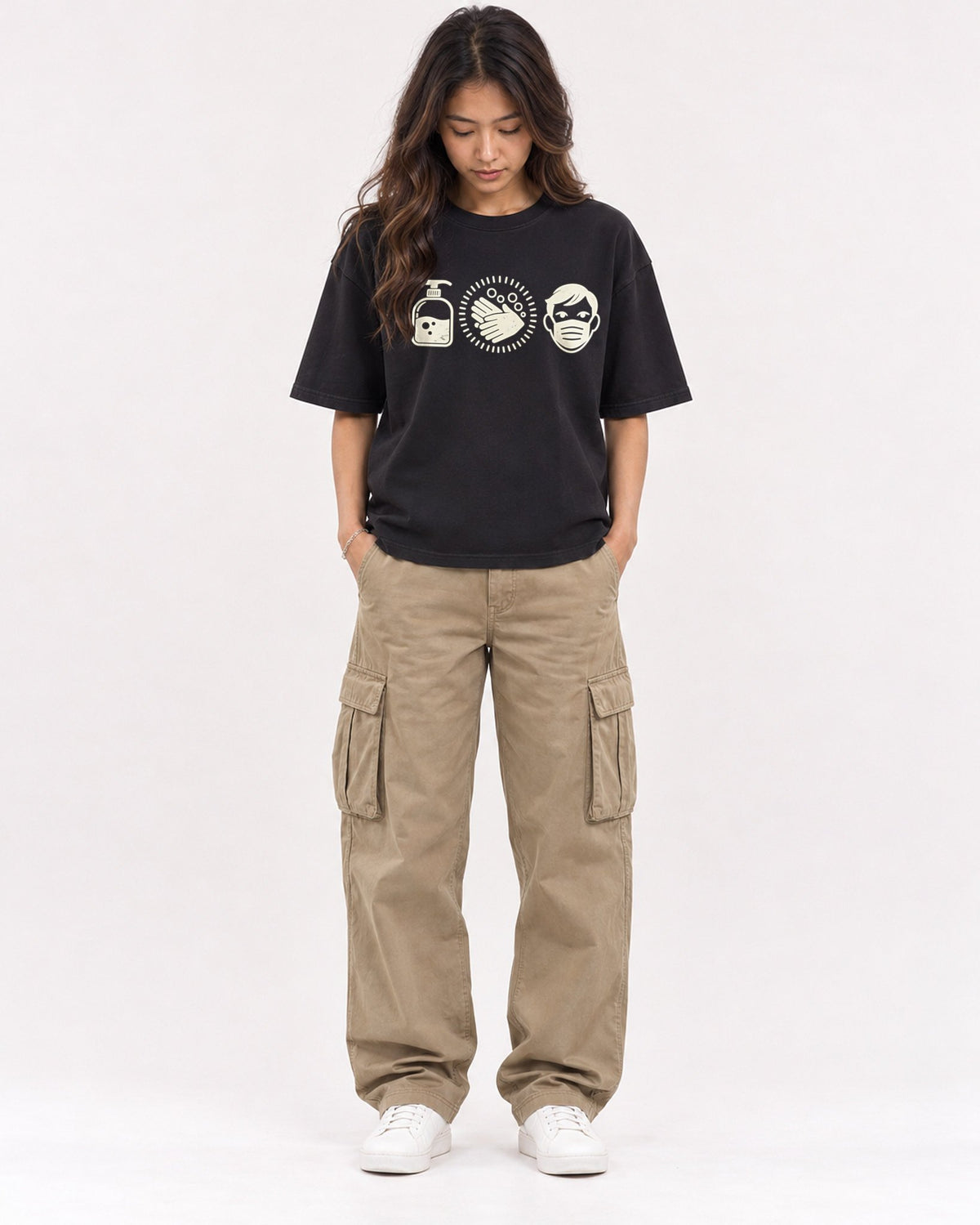 Mockup Boxy Heavyweight Tee Black female full-body 02