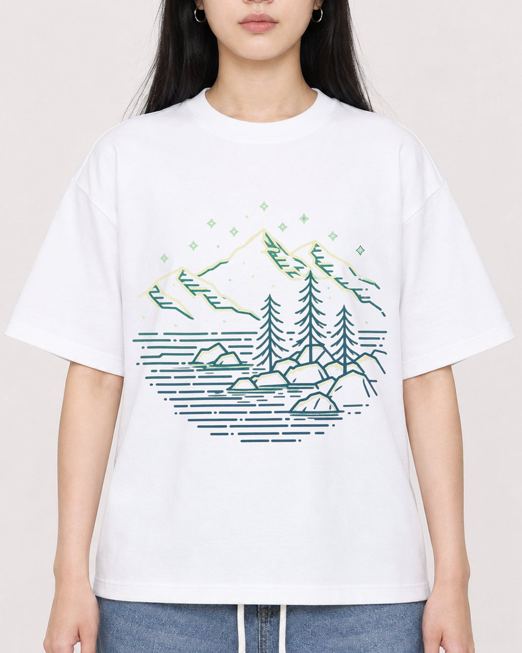 Mockup Boxy Heavyweight Tee White female close-up 01