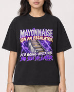 Mockup Boxy Heavyweight Tee Black female close-up 02