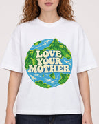 Mockup Boxy Heavyweight Tee White female close-up 09