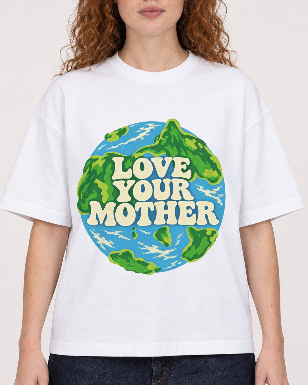 Mockup Boxy Heavyweight Tee White female close-up 09