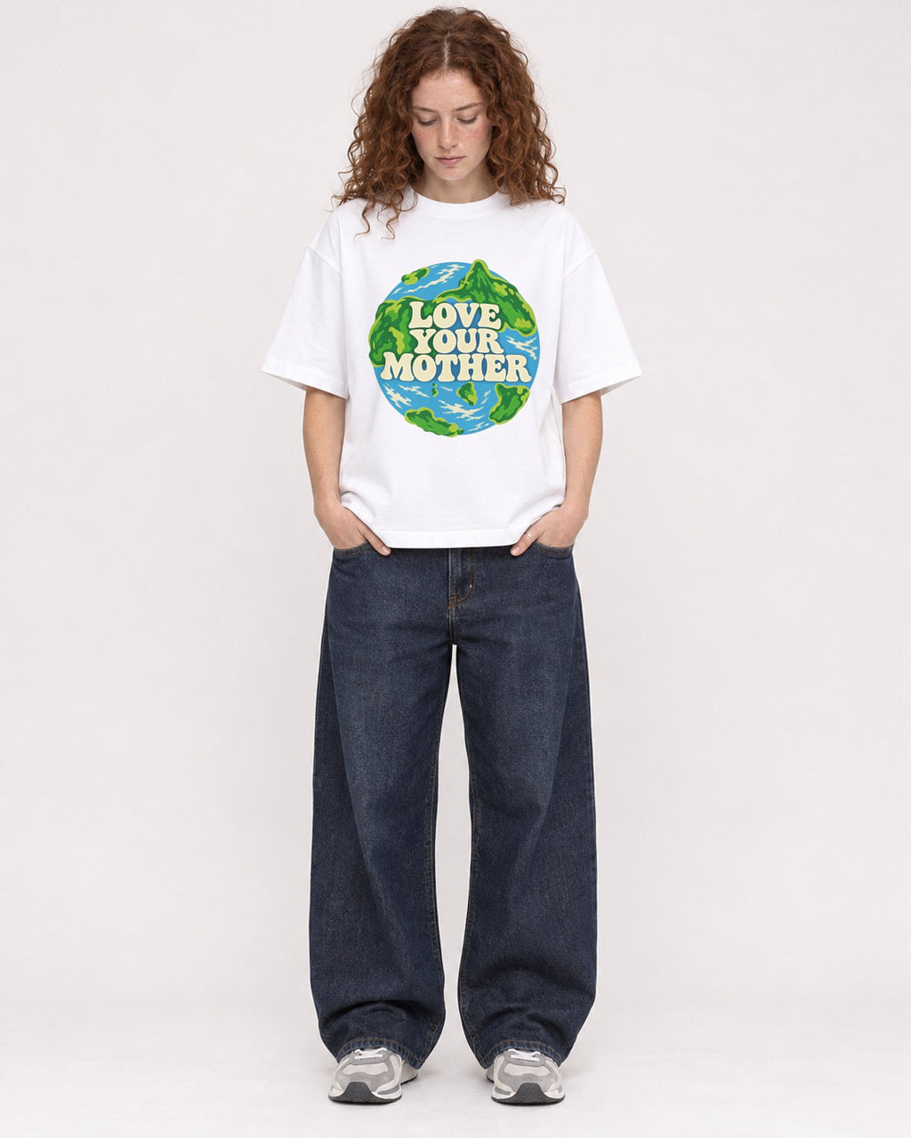 Mockup Boxy Heavyweight Tee White female full-body 09