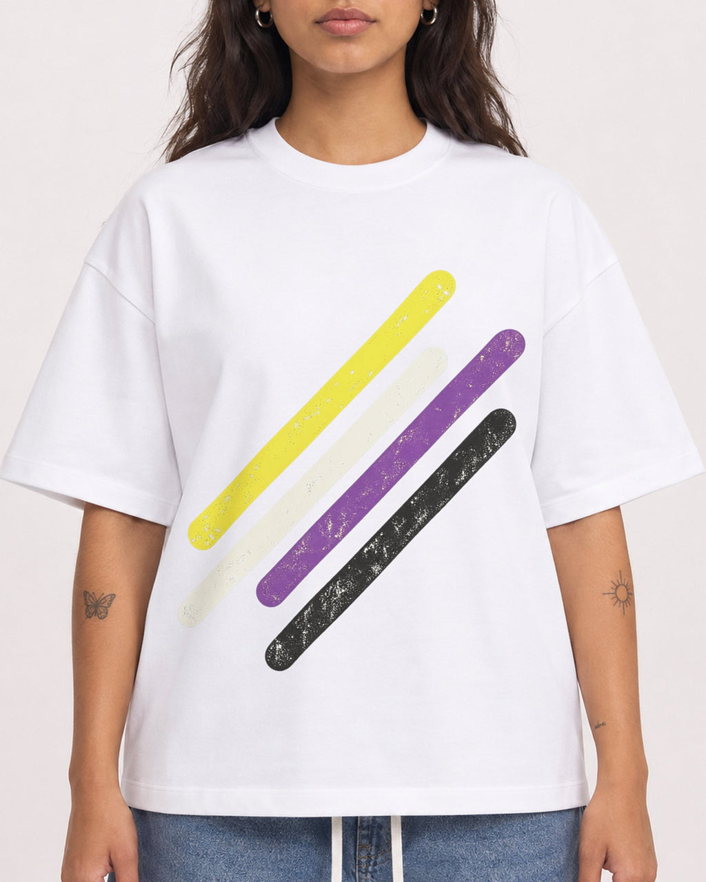 Mockup Boxy Heavyweight Tee White female close-up 06