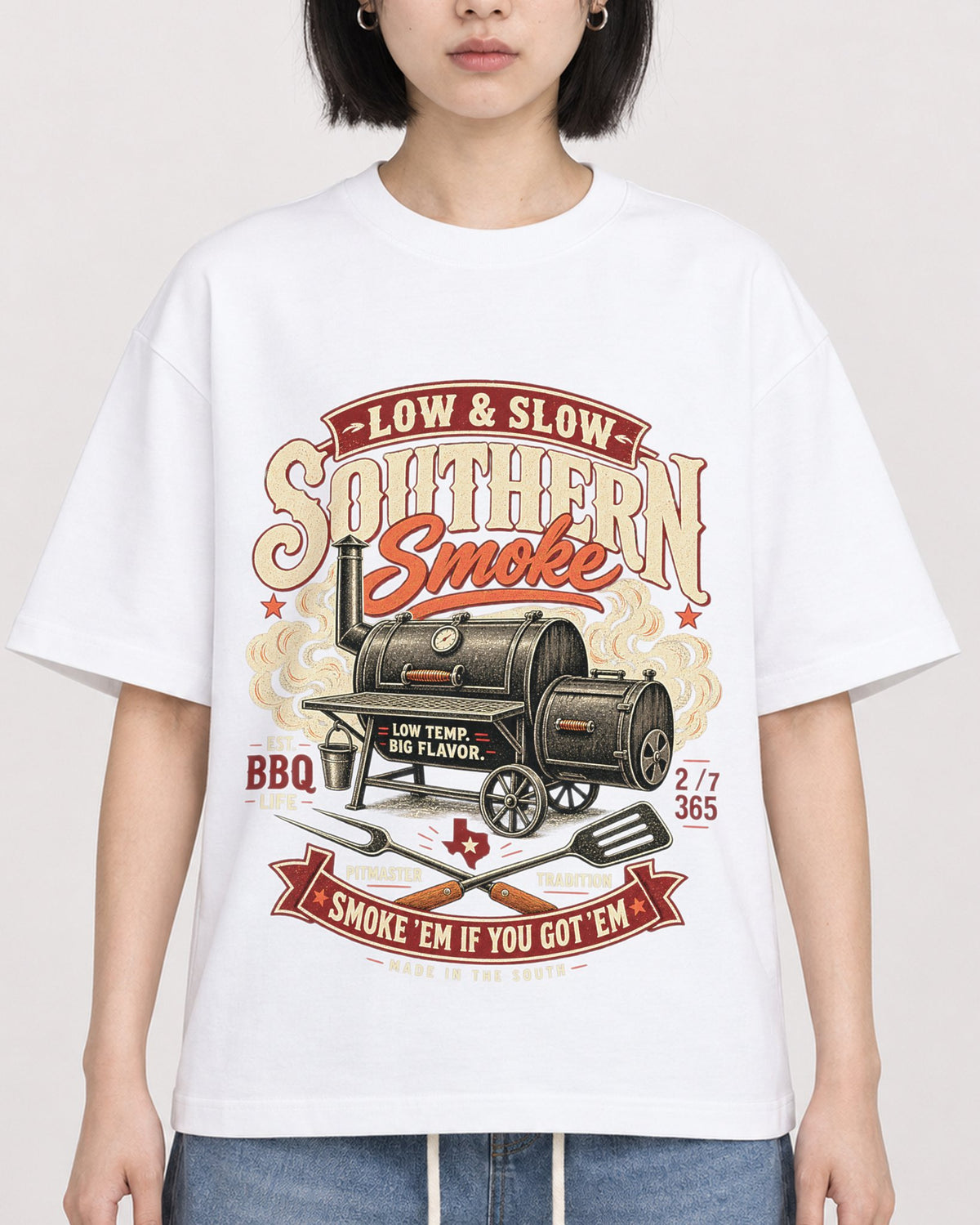 Mockup Boxy Heavyweight Tee White female close-up 11