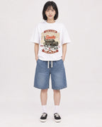 Mockup Boxy Heavyweight Tee White female full-body 11