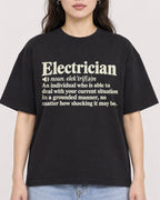Mockup Boxy Heavyweight Tee Black female close-up 03