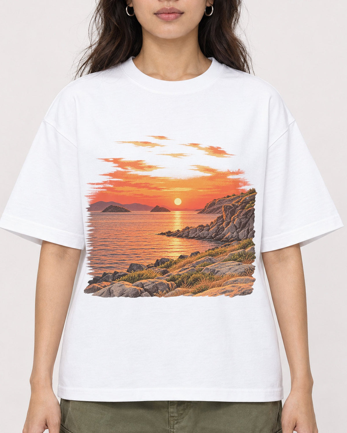 Mockup Boxy Heavyweight Tee White female close-up 02
