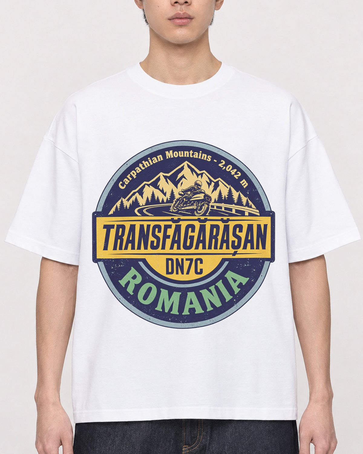 Mockup Boxy Heavyweight Tee White male close-up 01