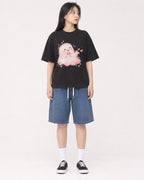 Mockup Boxy Heavyweight Tee Black female full-body 01