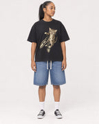 Mockup Boxy Heavyweight Tee Black female full-body 25