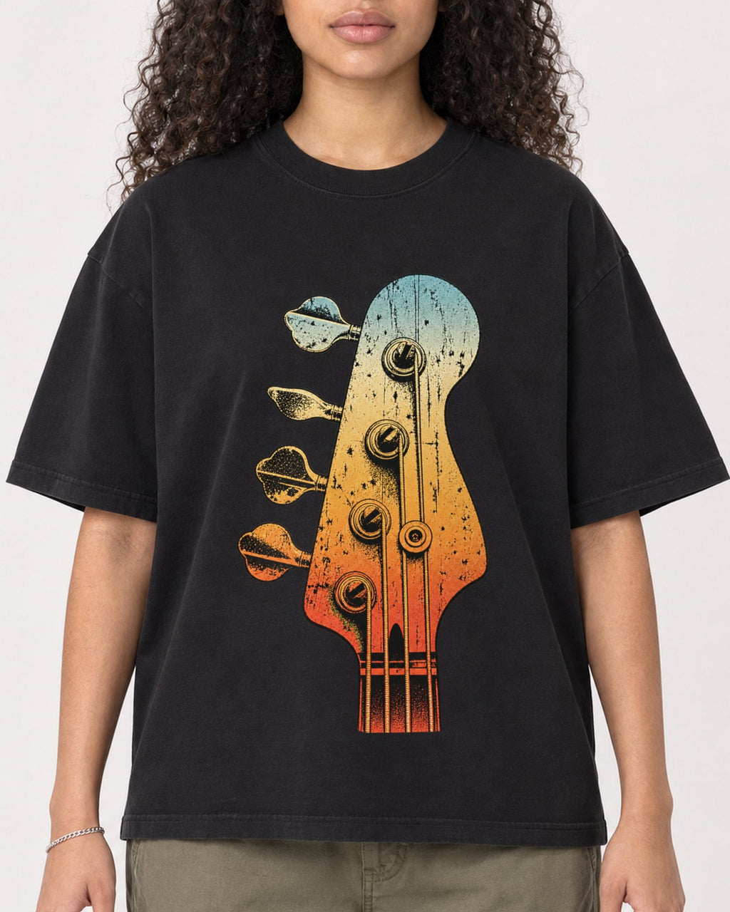 Mockup Boxy Heavyweight Tee Black female close-up 10