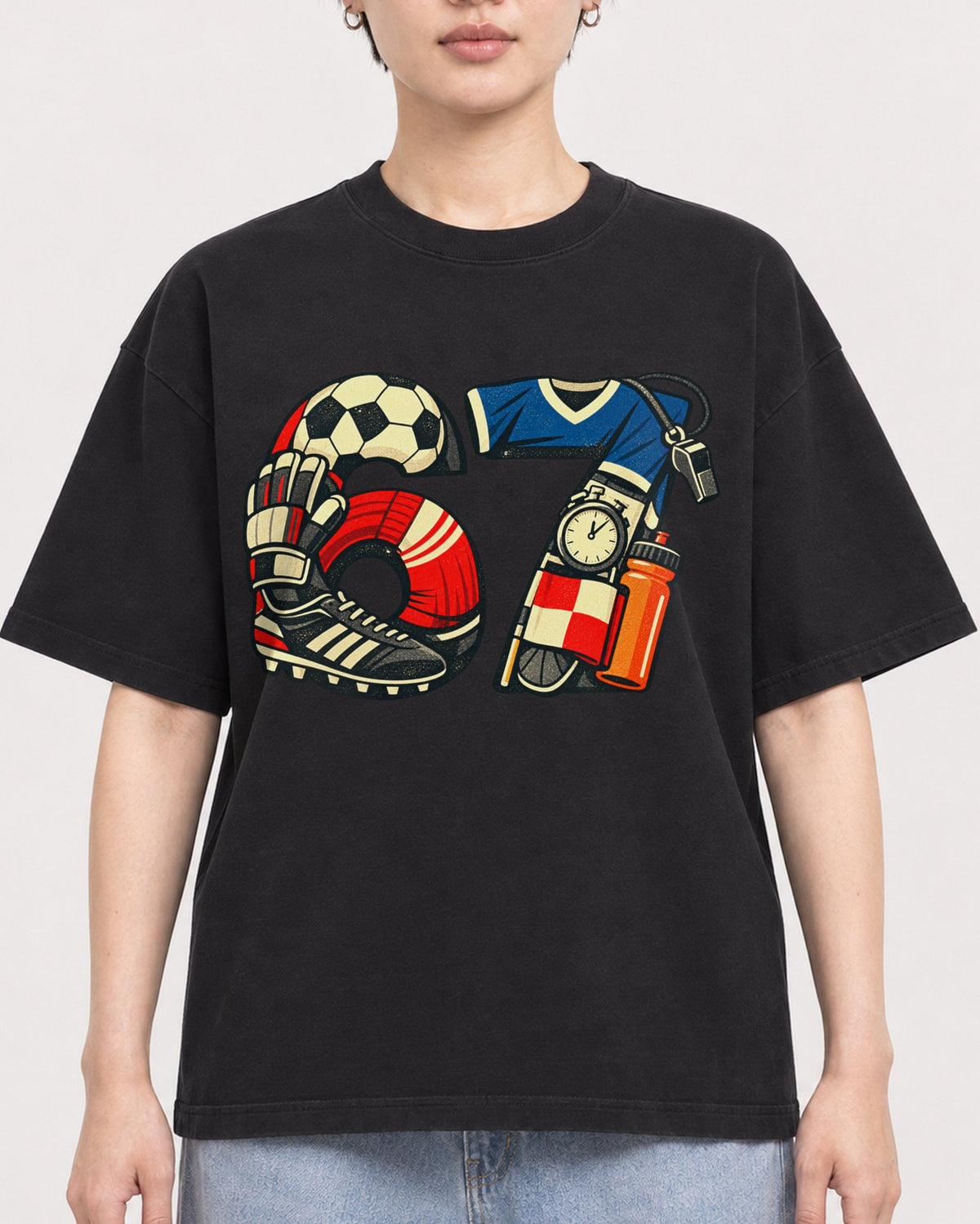 Mockup Boxy Heavyweight Tee Black female close-up 23