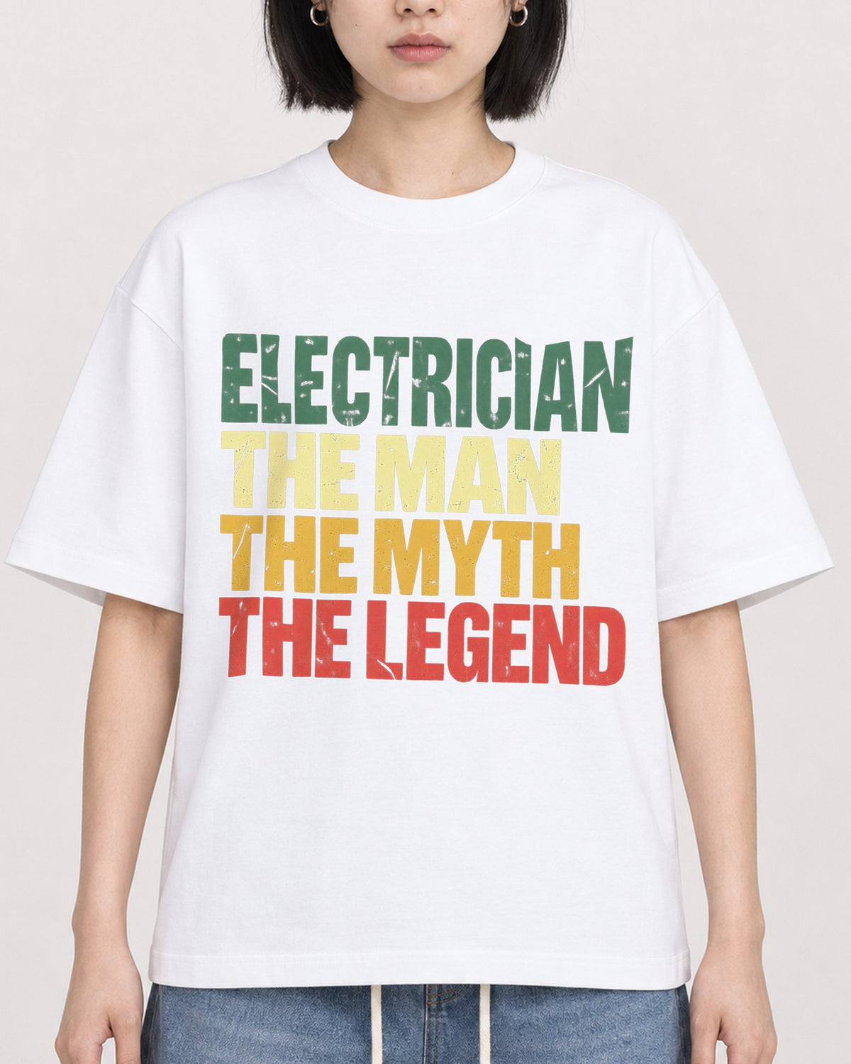 Mockup Boxy Heavyweight Tee White female close-up 11