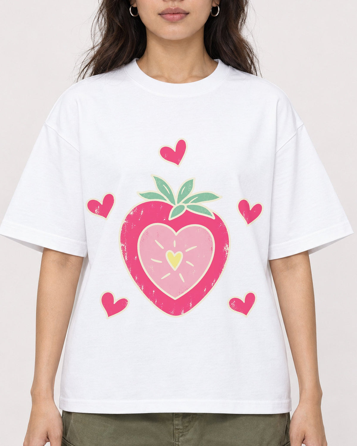 Mockup Boxy Heavyweight Tee White female close-up 02