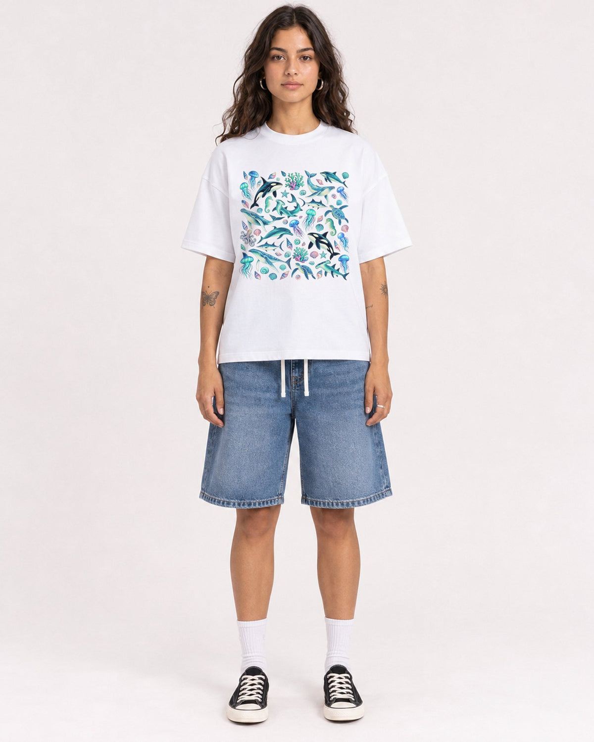 Mockup Boxy Heavyweight Tee White female full-body 06