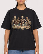 Mockup Boxy Heavyweight Tee Black female close-up 16