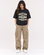 Mockup Boxy Heavyweight Tee Black female full-body 02