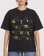 Mockup Boxy Heavyweight Tee Black female close-up 17