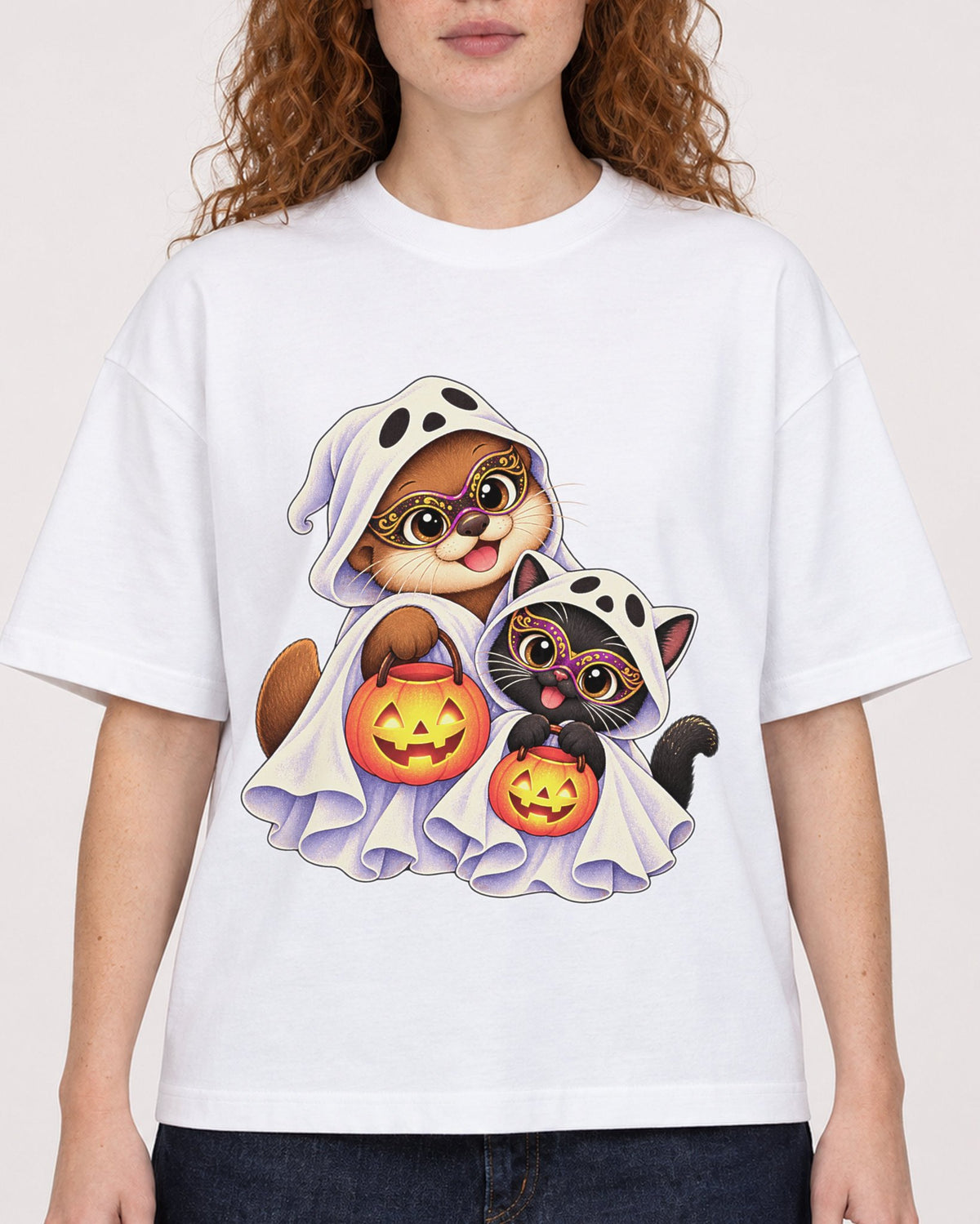 Mockup Boxy Heavyweight Tee White female close-up 09