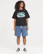 Mockup Boxy Heavyweight Tee Black female full-body 05