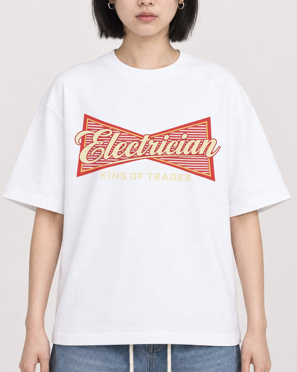 Mockup Boxy Heavyweight Tee White female close-up 11