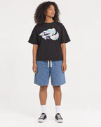 Mockup Boxy Heavyweight Tee Black female full-body 05